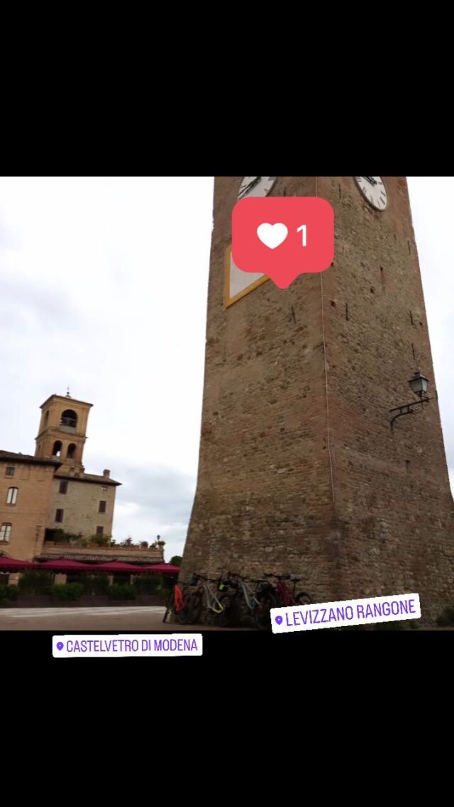 Another wonderful ebike tour around @castelvetro_modena with an amazing couple from Malaysia! 🚲🚲

#ebikemodena
#parmigianoreggiano
#acetobalsamicotradizionaledimodena 
#ebiketours